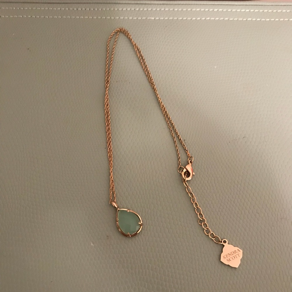 MOVING SALE - Kendra Scott Necklace